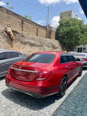 Mercedes-Benz E300 2018 Red