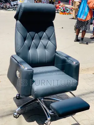 Senior Executives Black Recliner Chair With Headrest