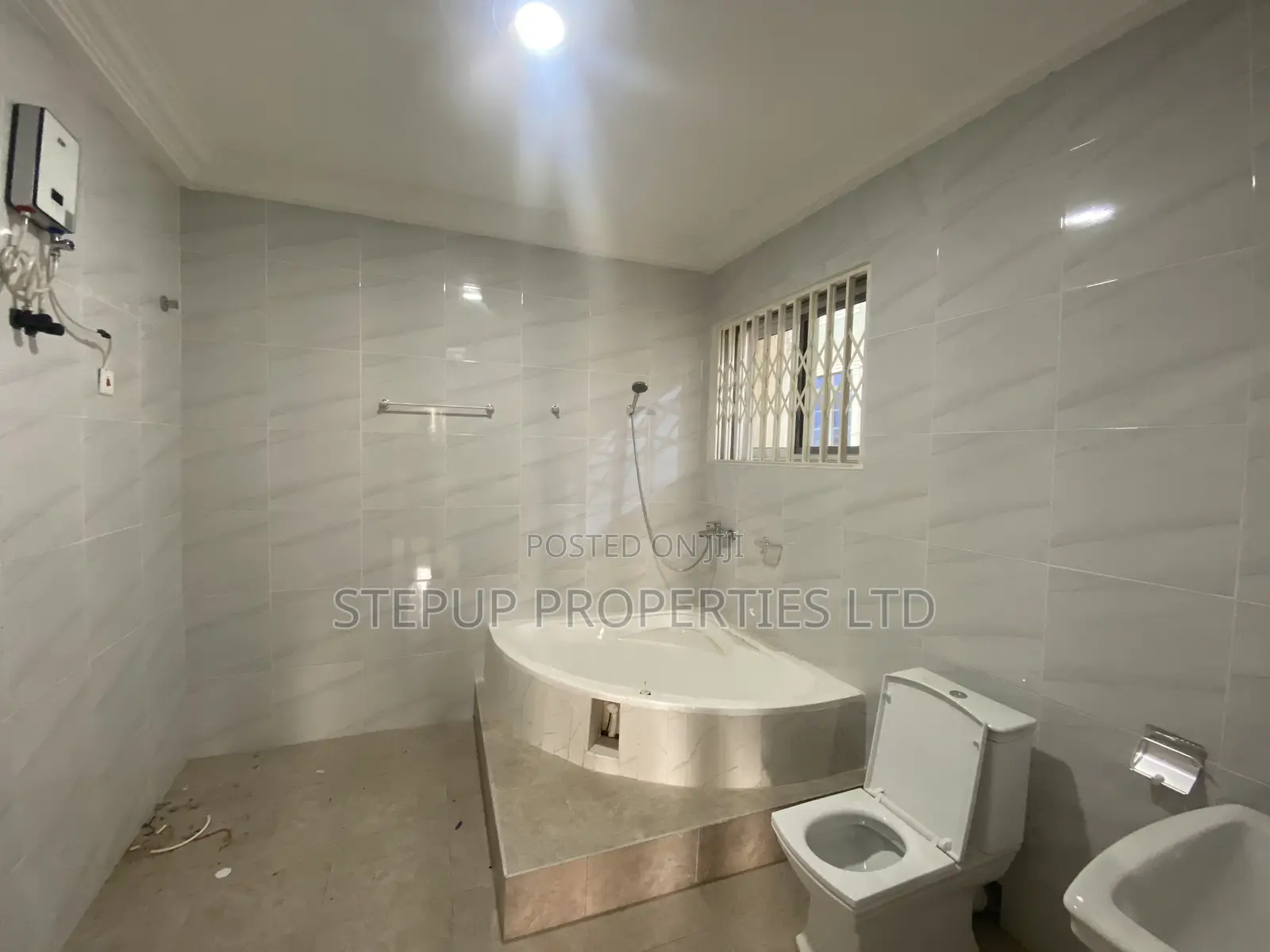 7bdrm House in Adjiringanor, Otano for rent
