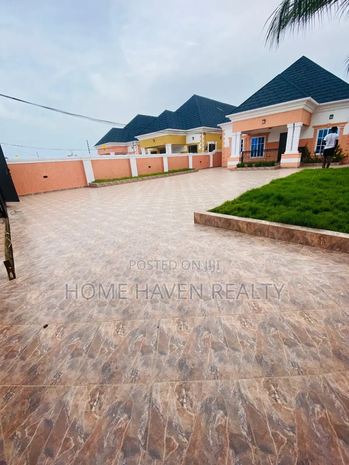 3bdrm House in Alhaji Israel for sale