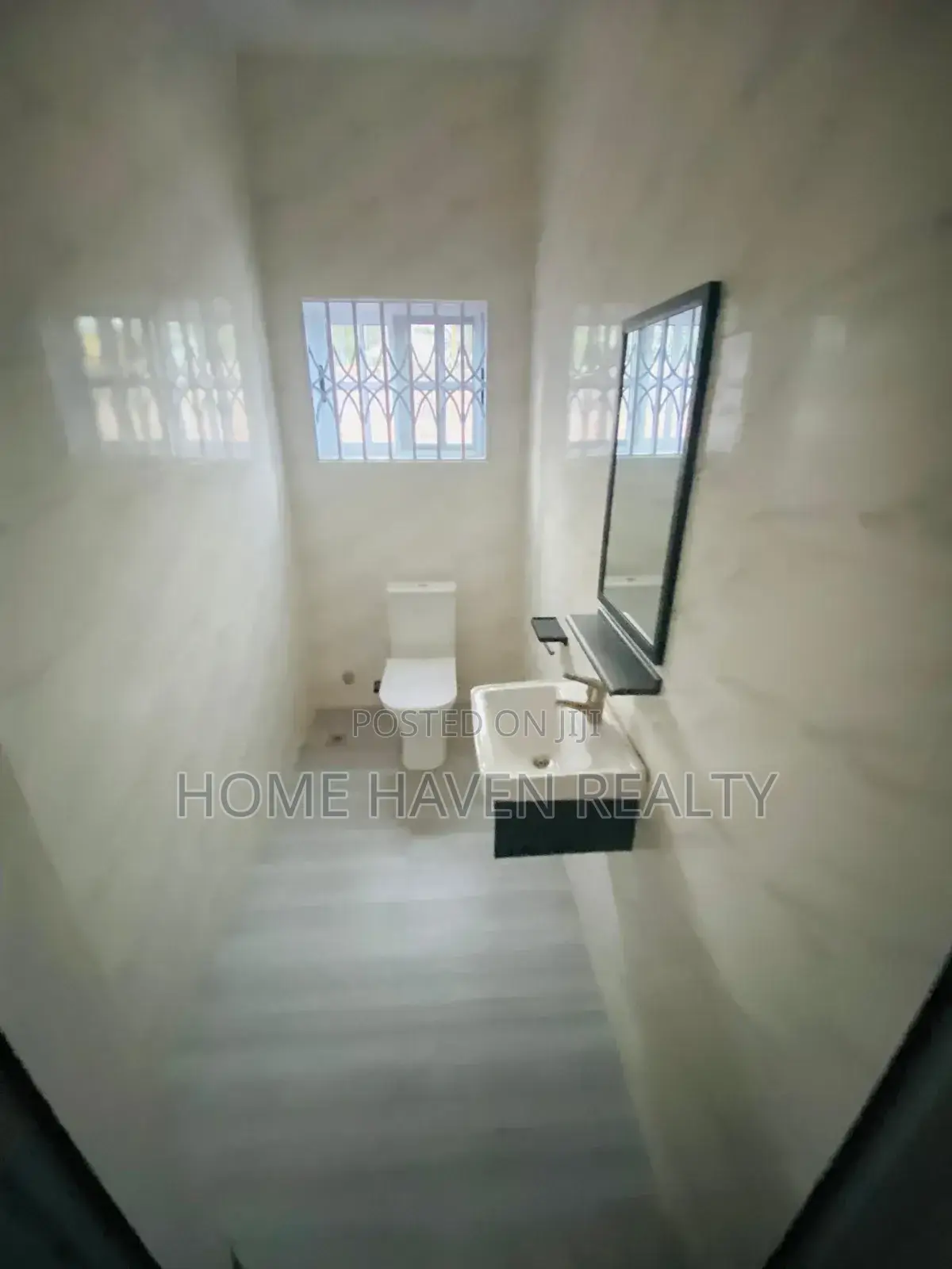 3bdrm House in Alhaji Israel for sale