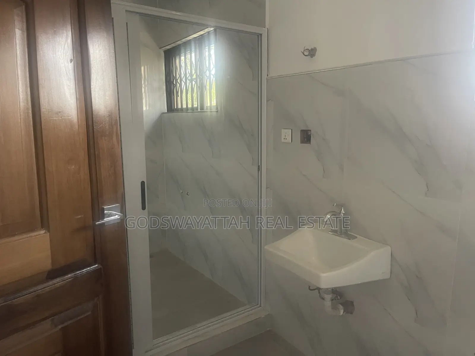 4bdrm House in East Legon, Adjiriganor for rent
