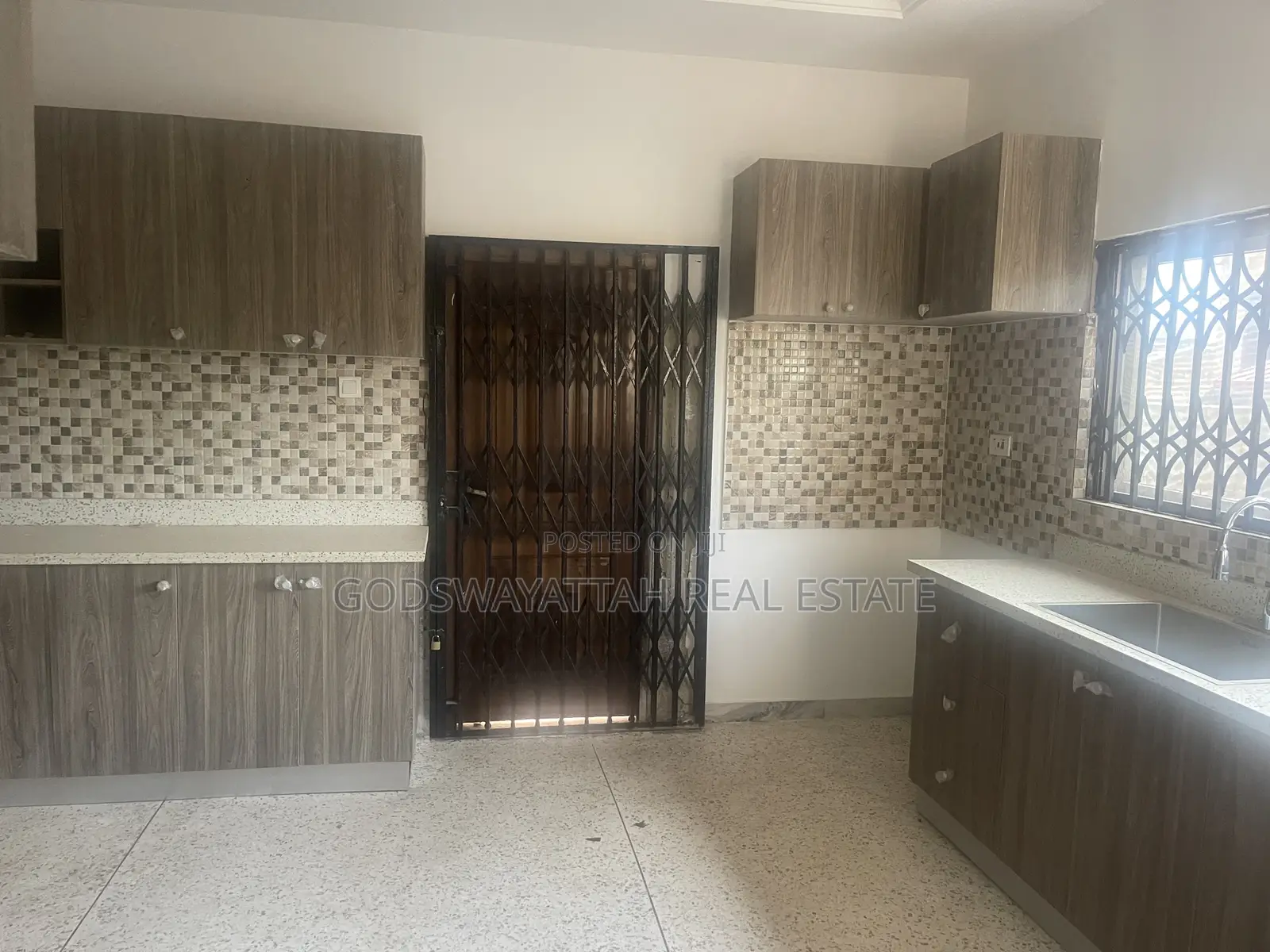 4bdrm House in East Legon, Adjiriganor for rent