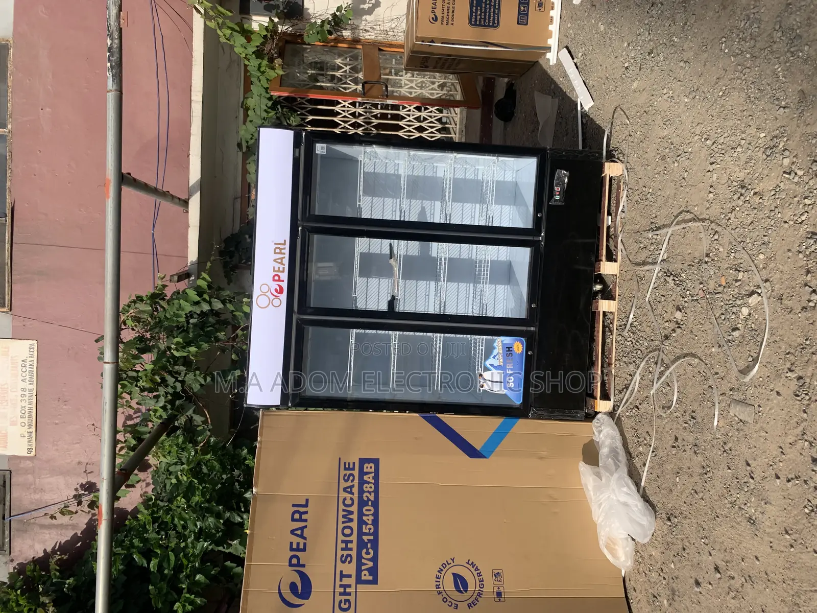 Energy Saving 950 Litres Fridge for Drinks