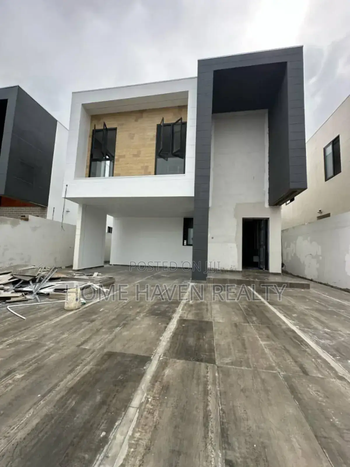 4bdrm House in East Airport, Tseaddo for sale