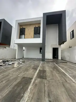 4bdrm House in East Airport, Tseaddo for sale