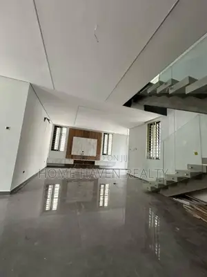 4bdrm House in East Airport, Tseaddo for sale