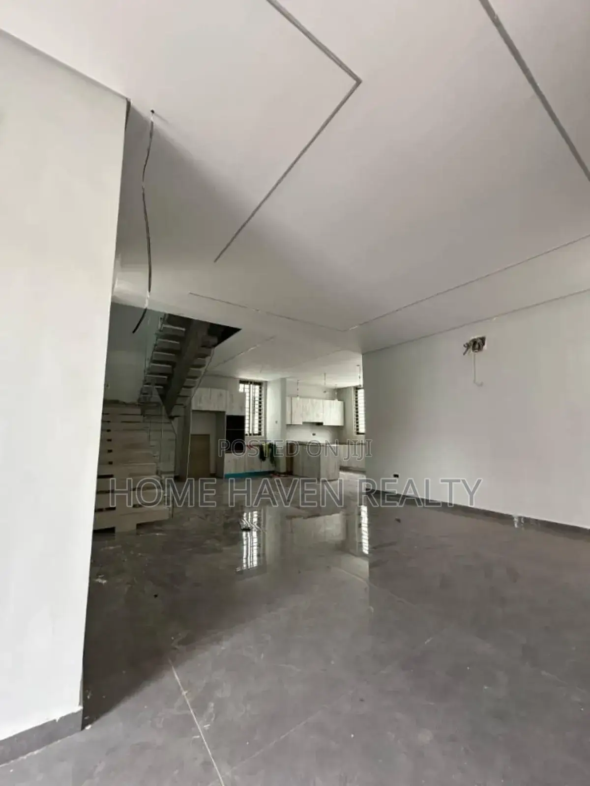 4bdrm House in East Airport, Tseaddo for sale