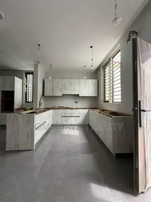 4bdrm House in East Airport, Tseaddo for sale