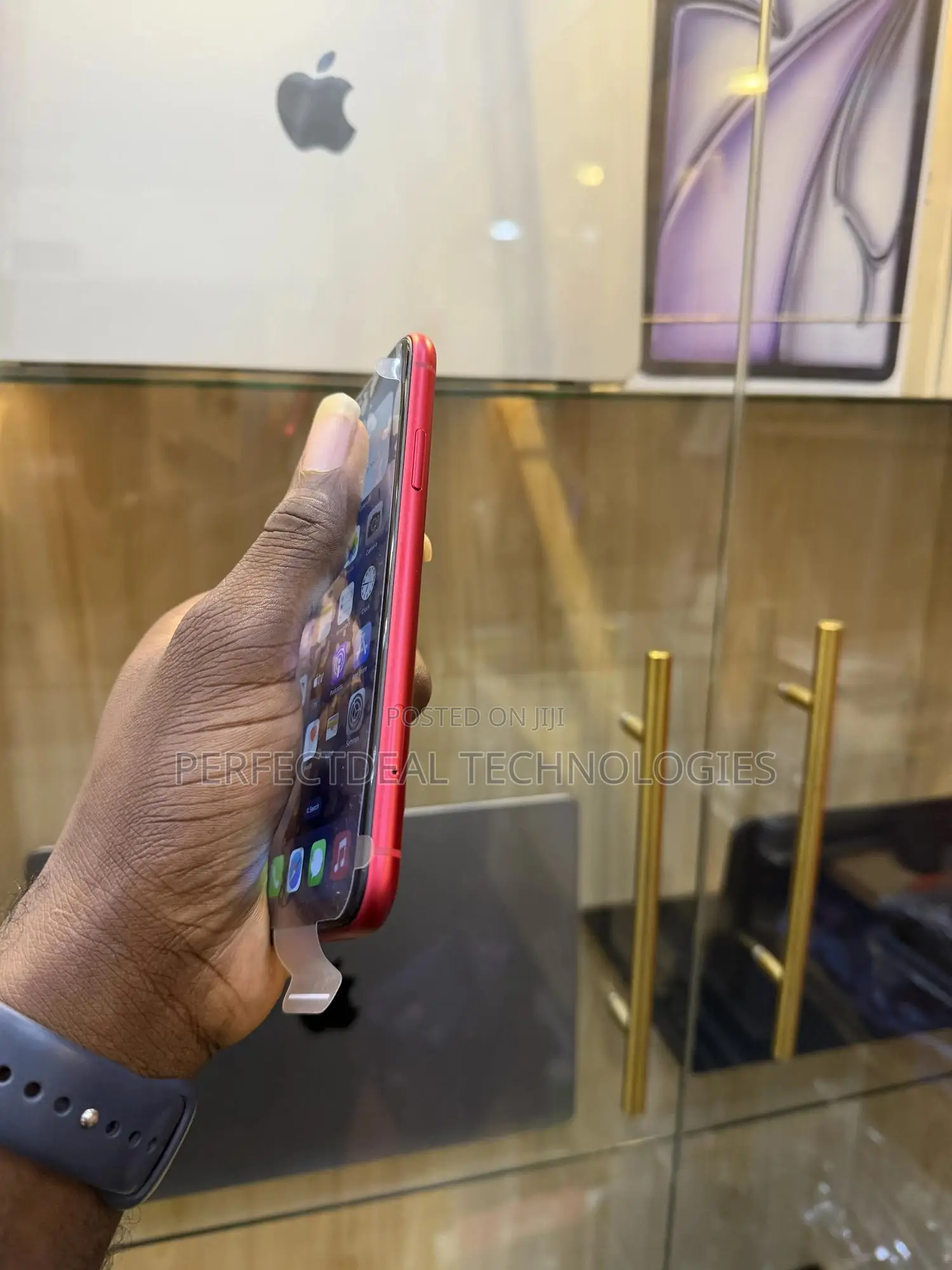 New Apple iPhone 11 64 GB Red