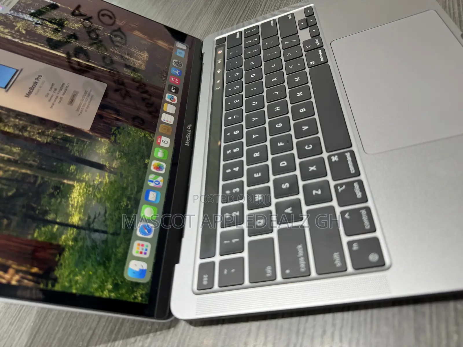 Laptop Apple MacBook Pro 2022 M2 8GB Apple M2 SSD 256GB