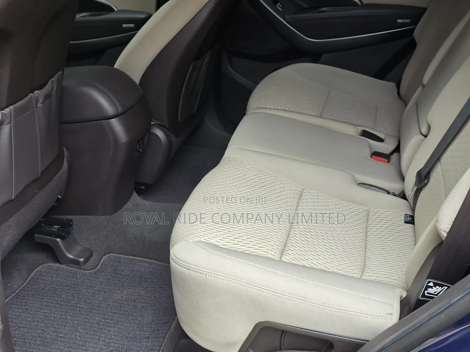 Rent a Car- Hyundai Santa Fe