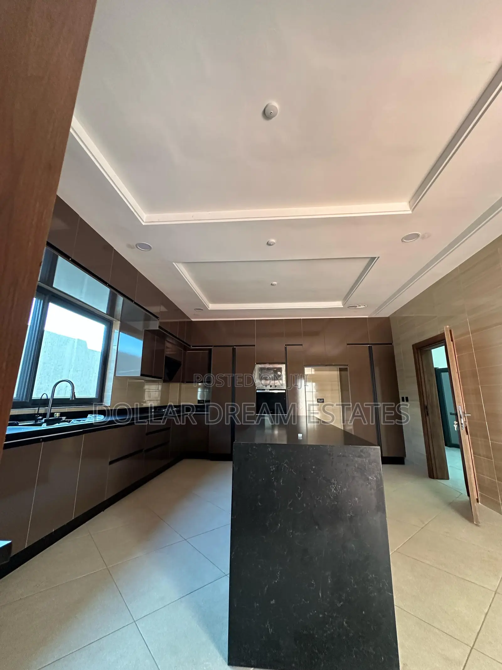 4bdrm House in Airport Residential Area for sale