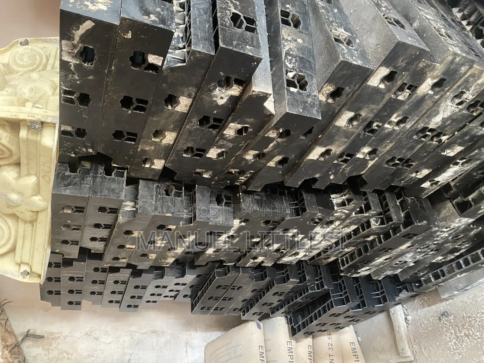 Pillar Mould for Renting
