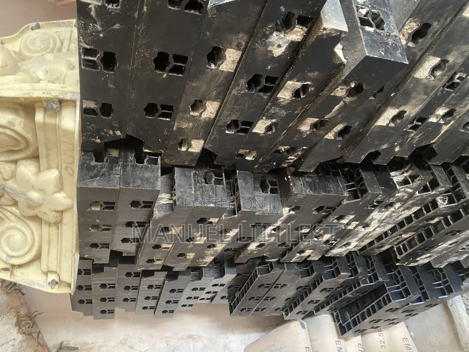 Pillar Mould for Renting