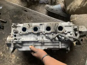 Nissan Note 4 Plugs 8 Injectors Engine Head