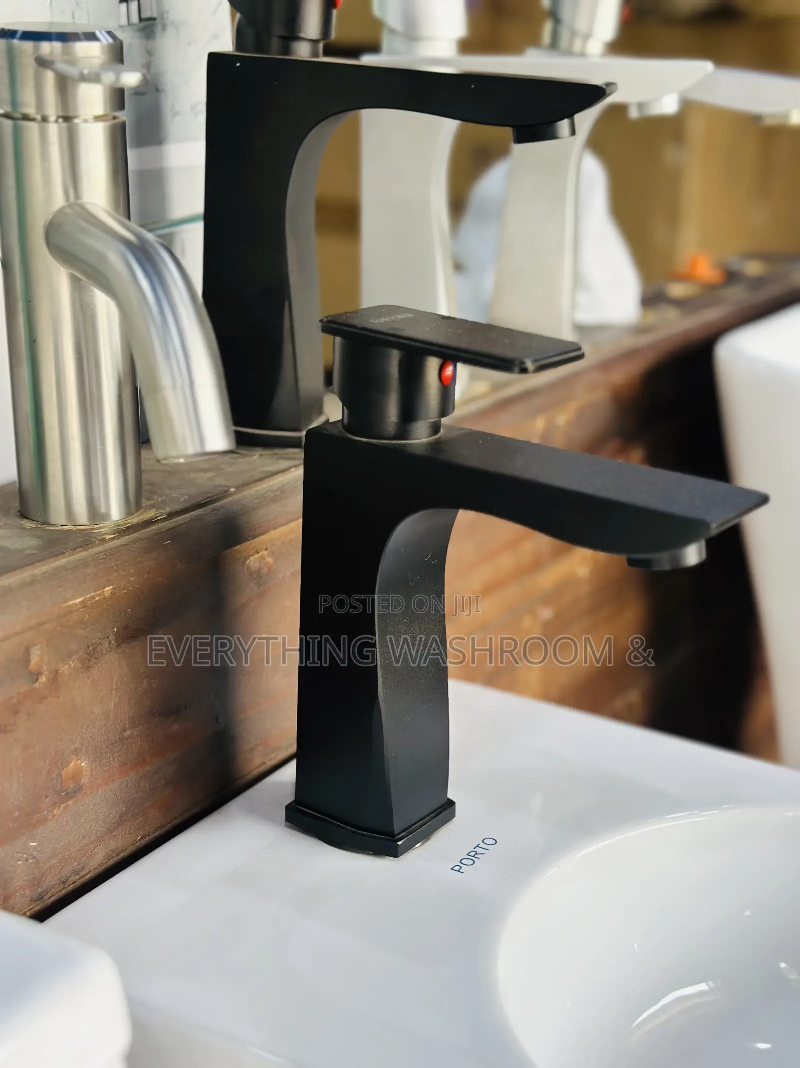 Hot and Cold Bathroom Basin Mixer_ Basin Mixer Hot and Cold