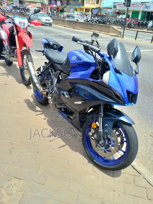 Yamaha R6 2022 Blue