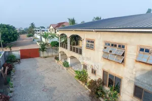 6bdrm House in Tema Metropolitan for sale