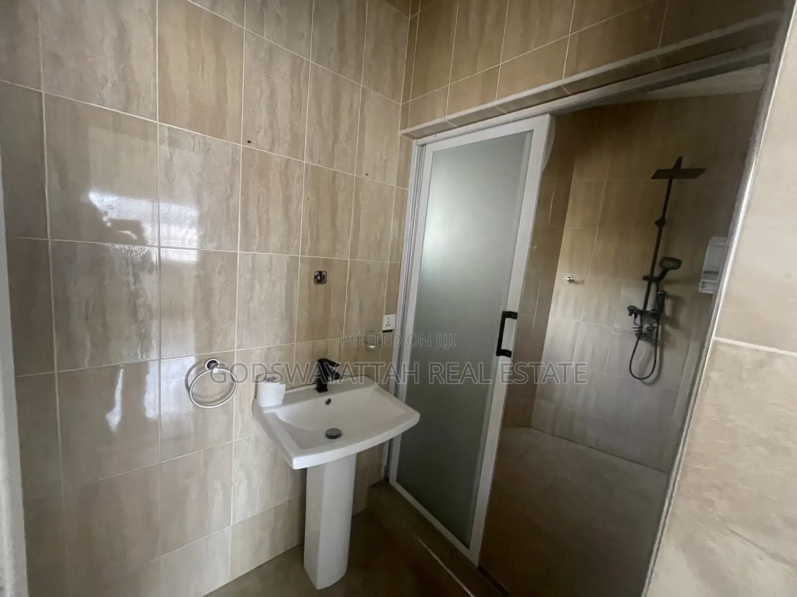3bdrm House in East Legon, Adjiriganor for rent