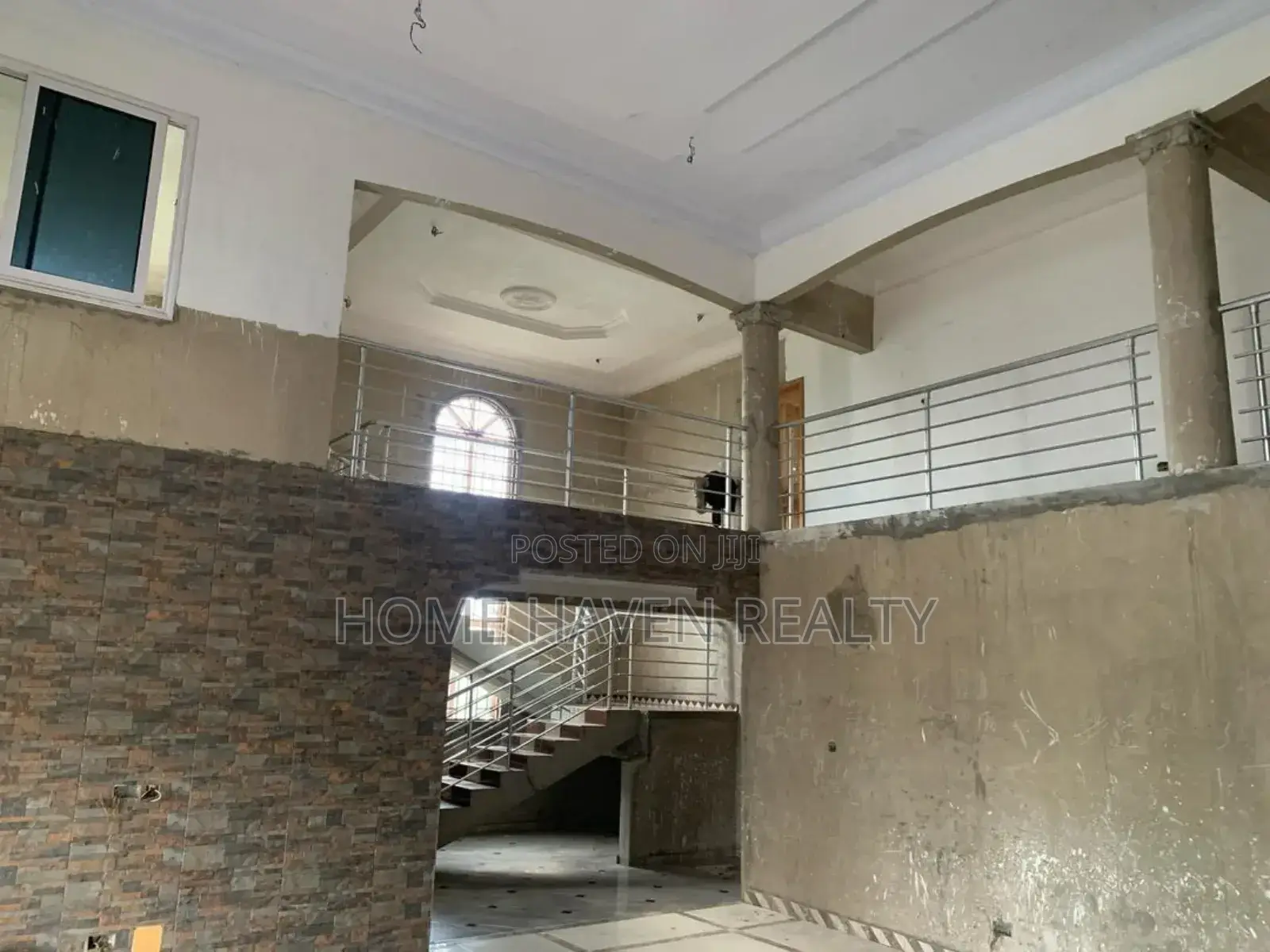 7bdrm House in Koans Panpanso, Amasaman for sale