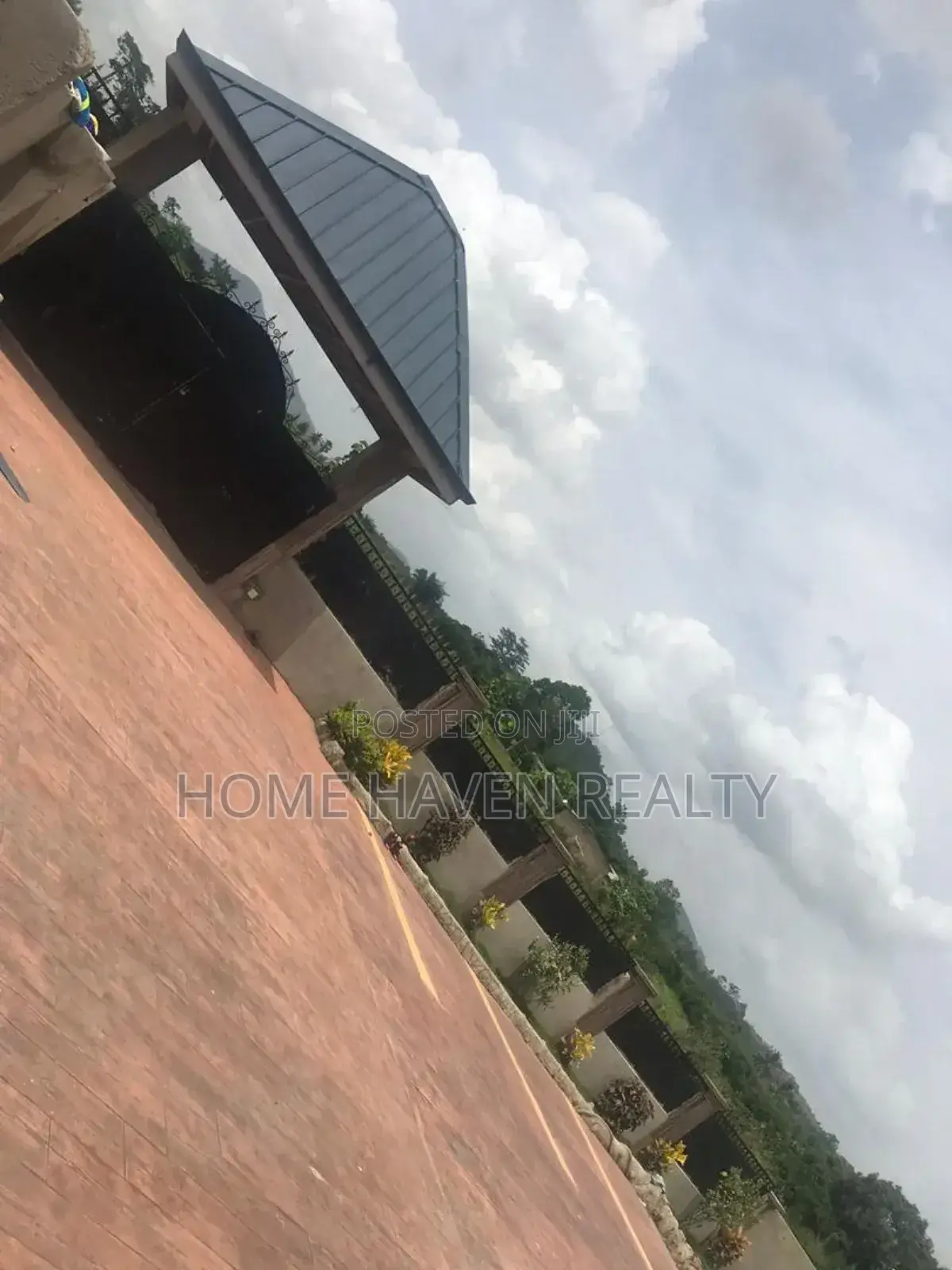7bdrm House in Koans Panpanso, Amasaman for sale