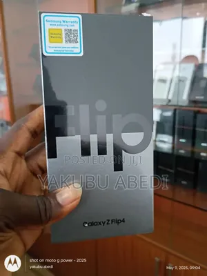 New Samsung Galaxy Z Flip4 256 GB Black
