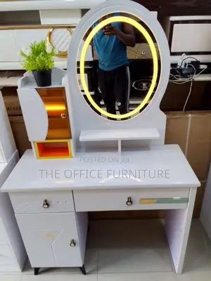 Dressing Mirrror With Ring Light
