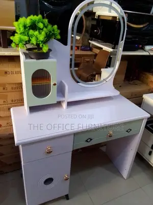 Vanity Dresser[Led]