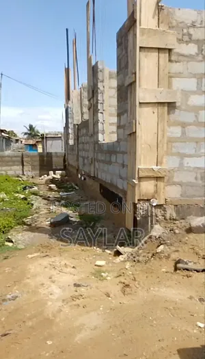 Lintel Reach Apartment House for Sale