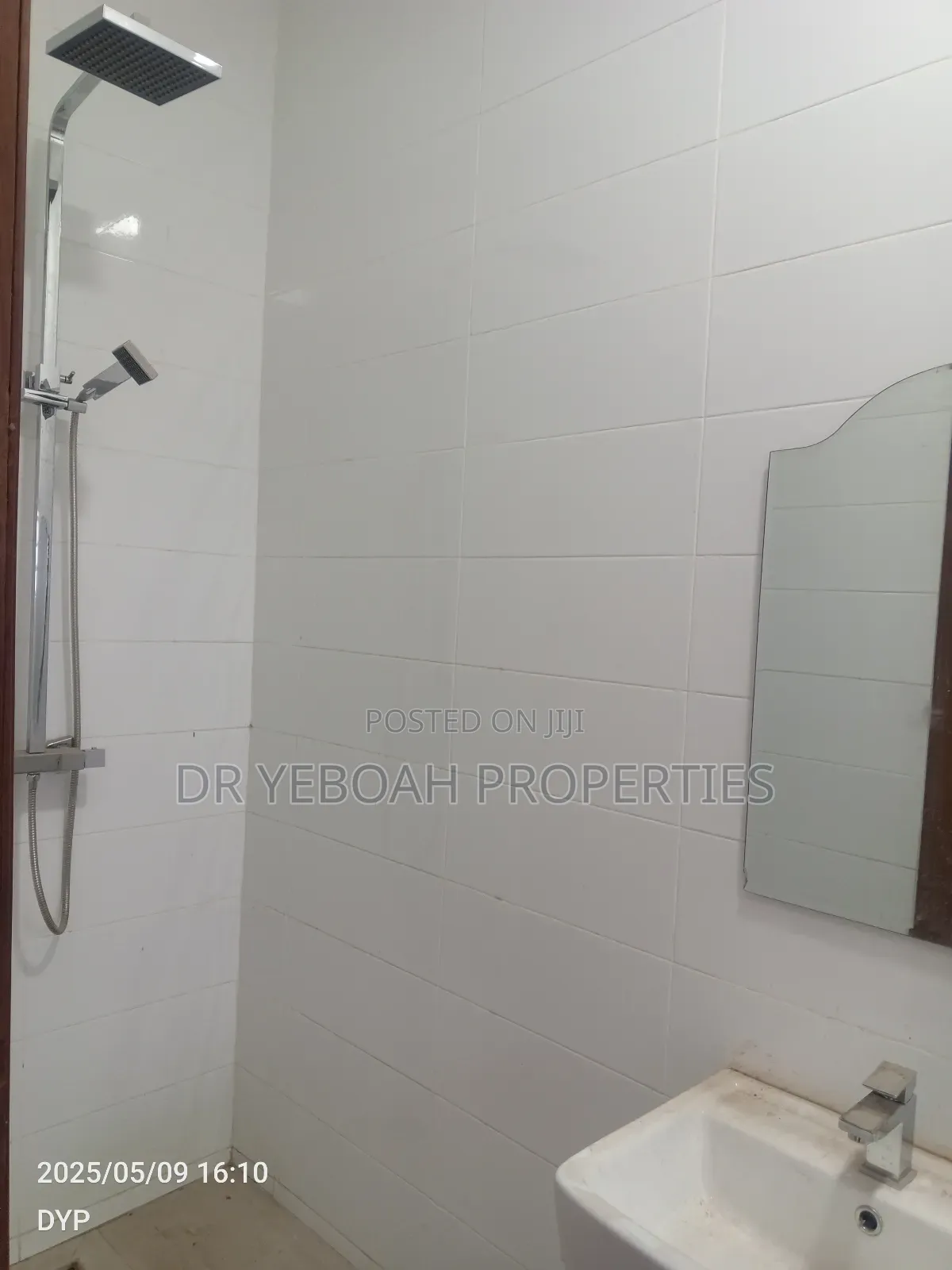 4bdrm Chalet in Spintex Road:- 4 for rent