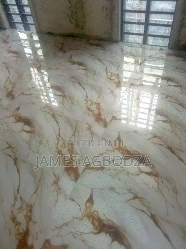 Good Tiles Worker