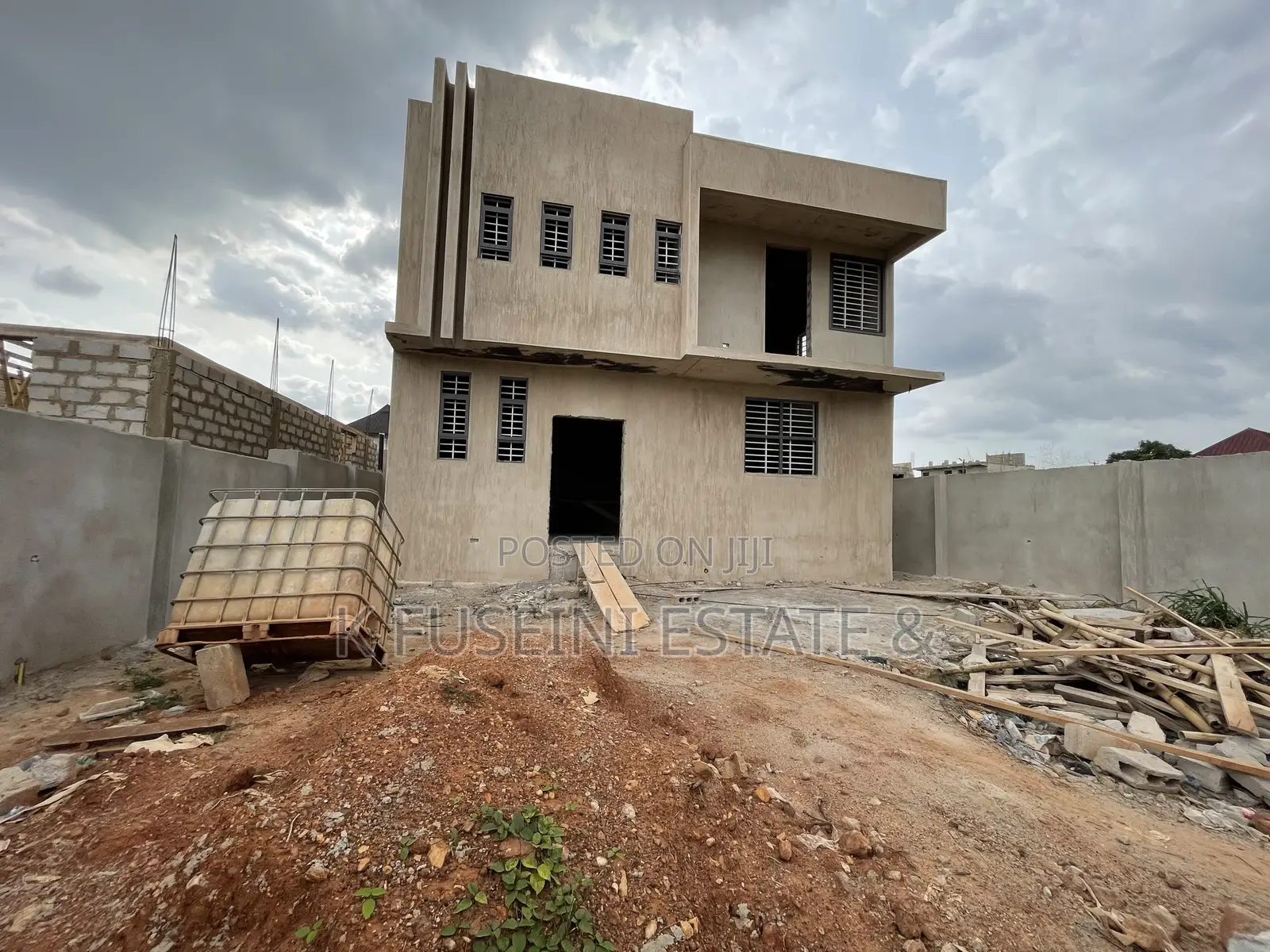 4bdrm House in K Fuseini Estate, Kumasi Metropolitan for sale