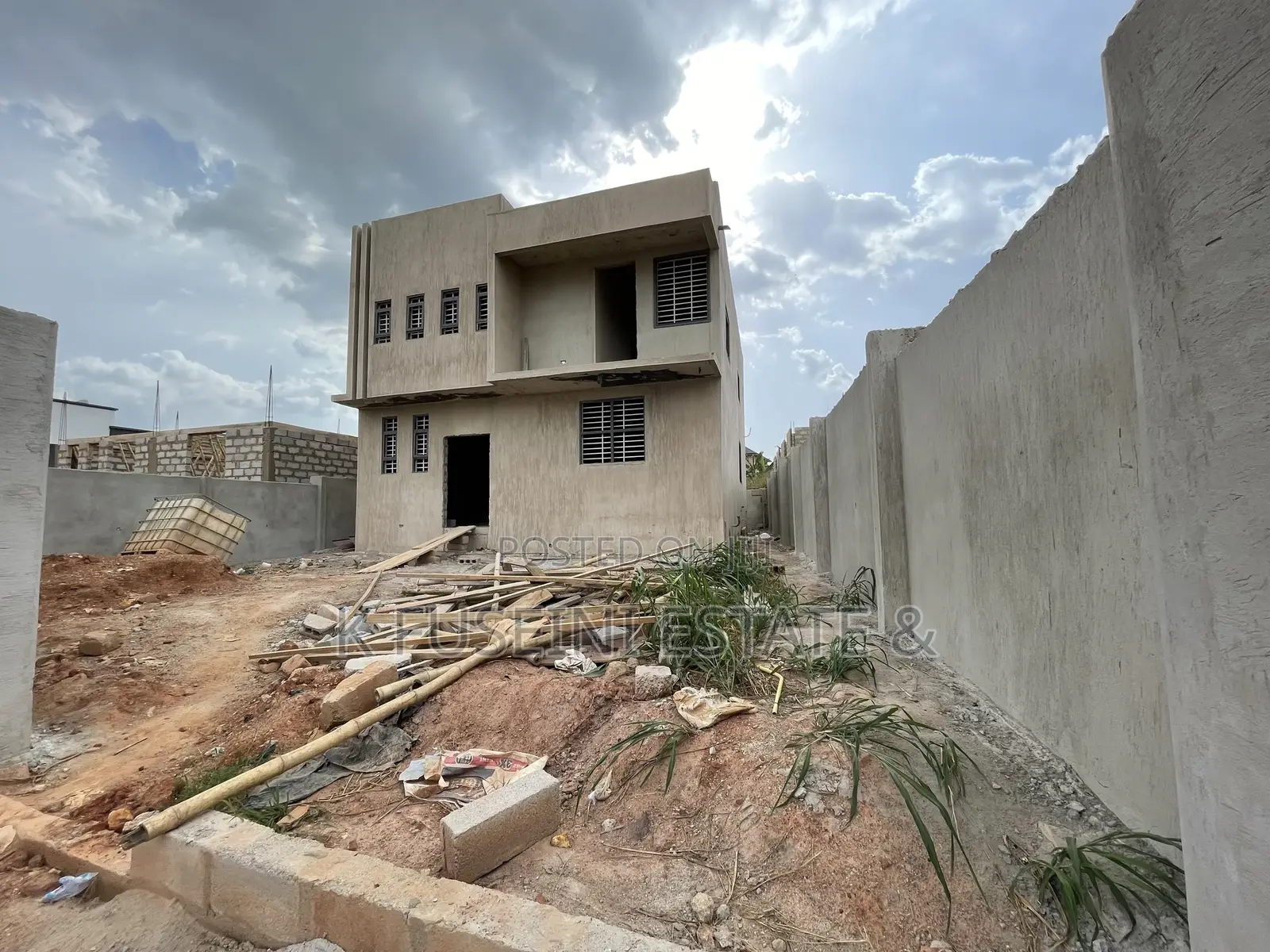 4bdrm House in K Fuseini Estate, Kumasi Metropolitan for sale