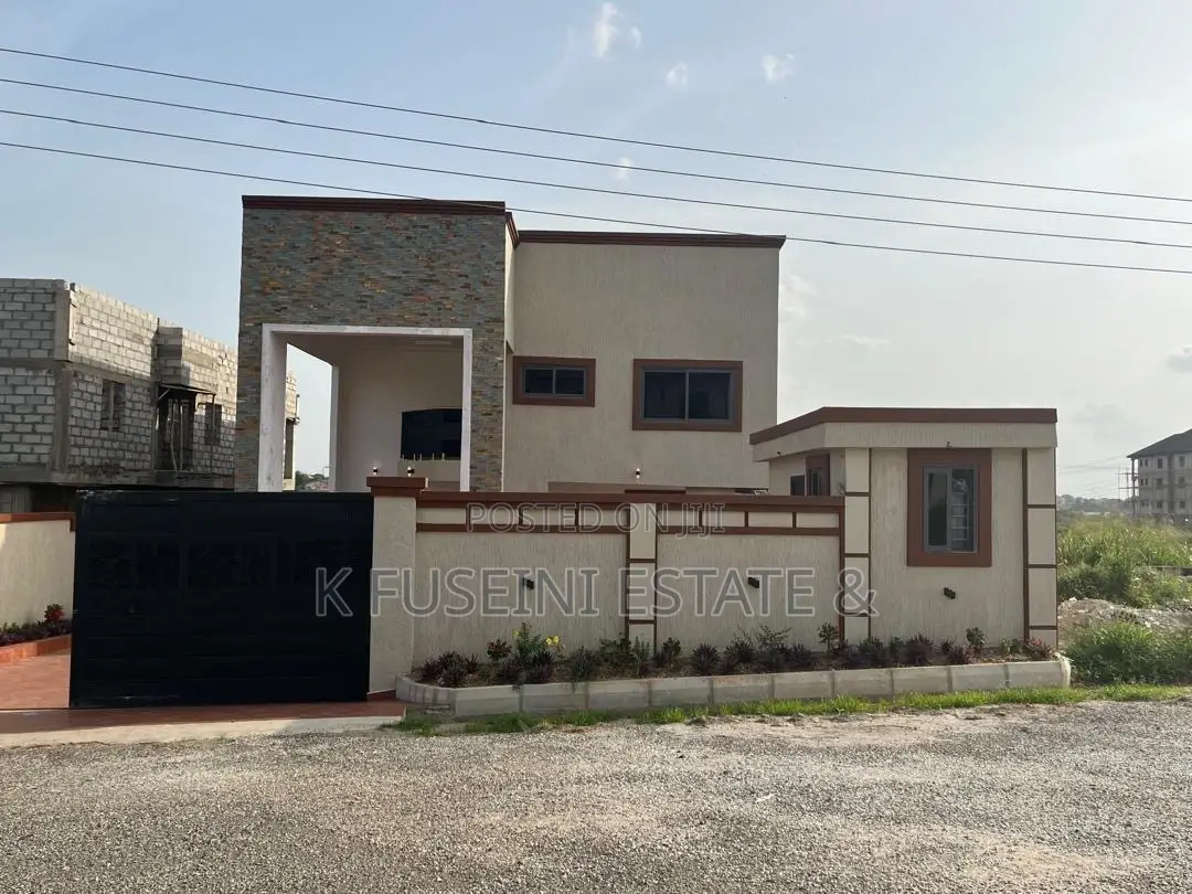 4bdrm House in K Fuseini Estate, Kumasi Metropolitan for sale