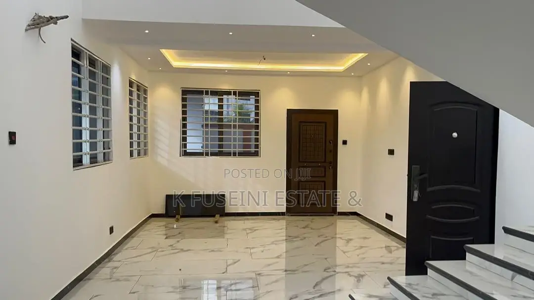 4bdrm House in K Fuseini Estate, Kumasi Metropolitan for sale