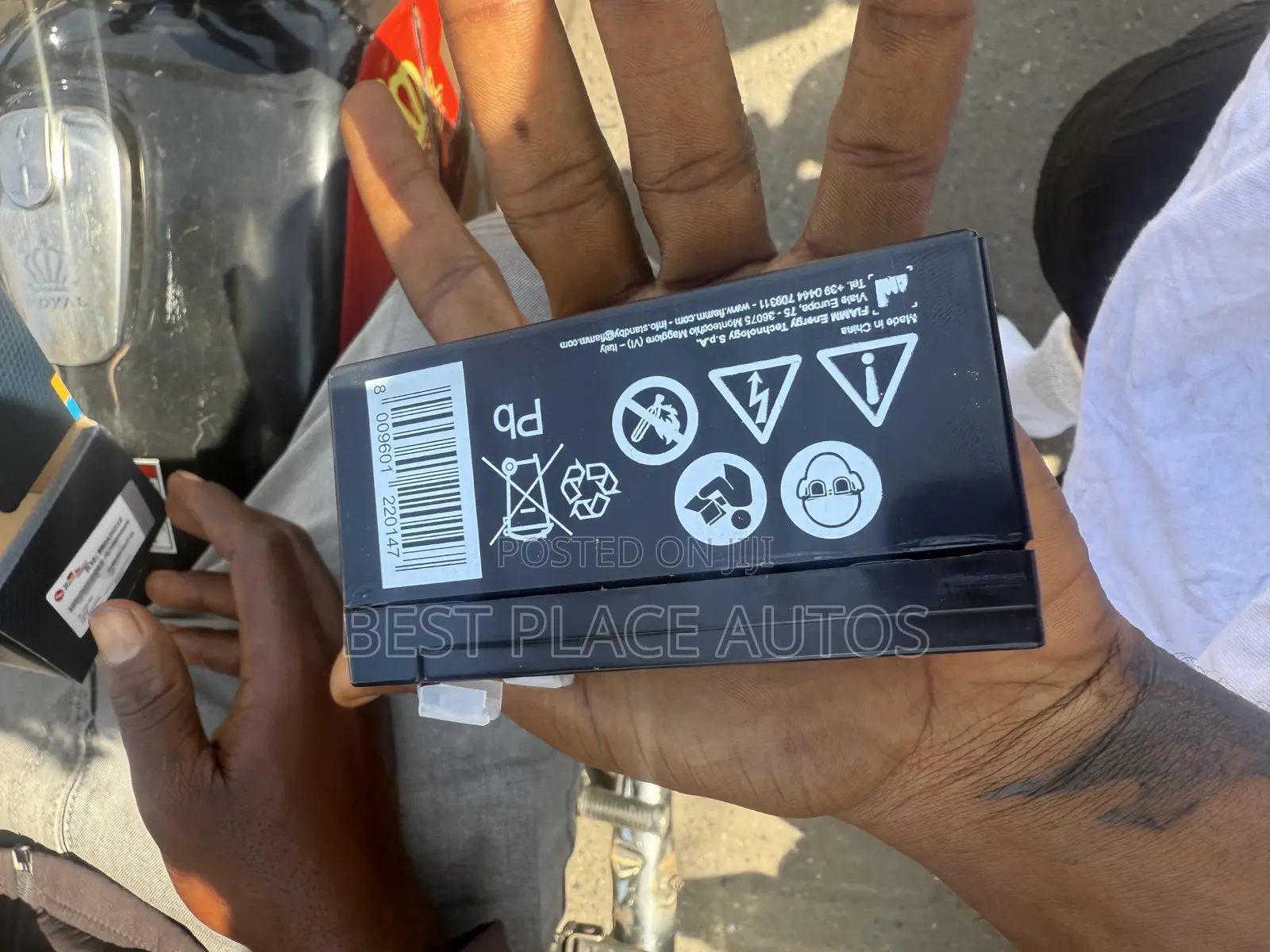 Mercedes Benz Auxiliary Battery