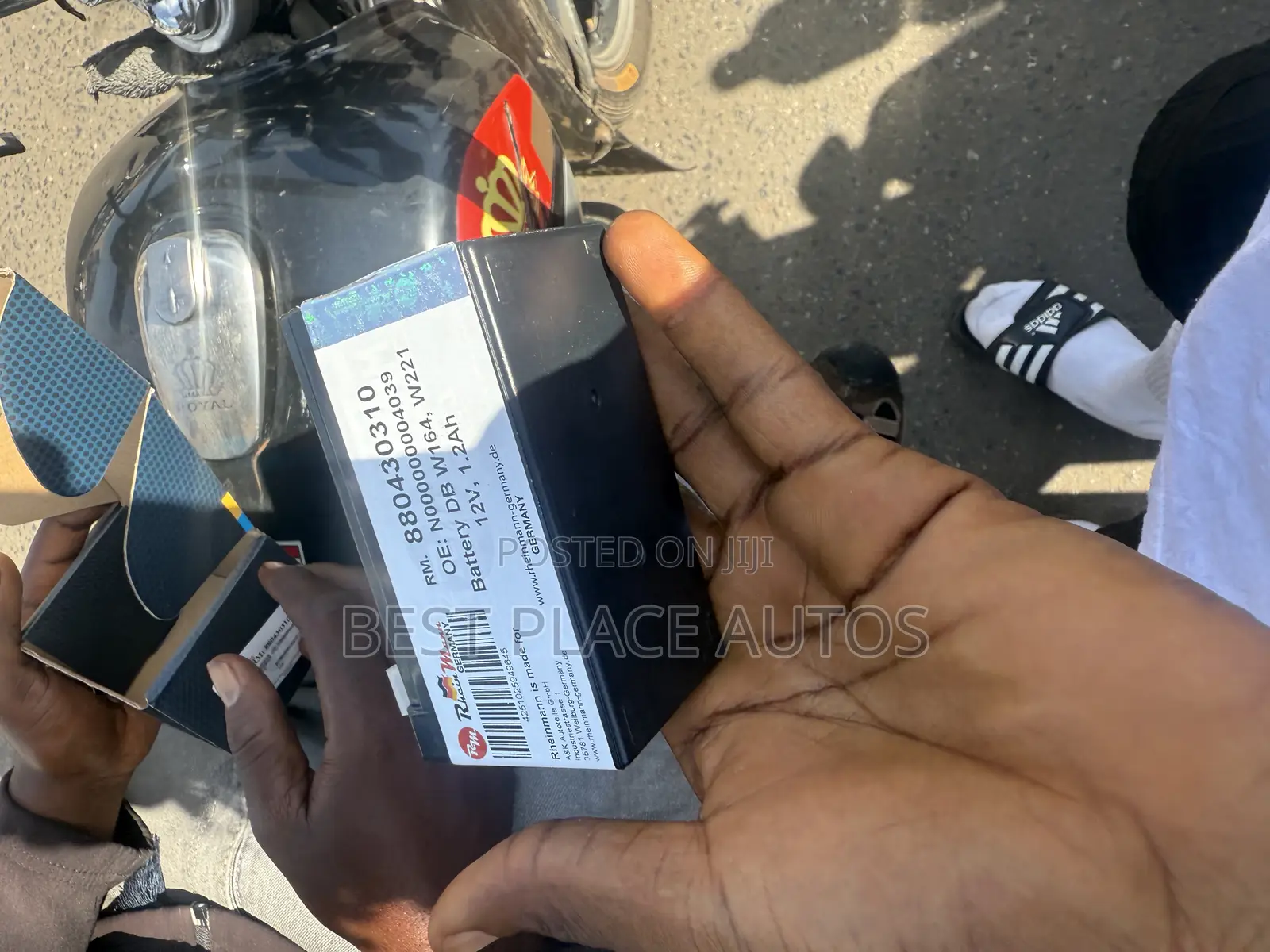 Mercedes Benz Auxiliary Battery