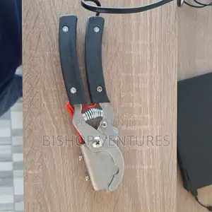 Electric Debeaker or Pig Tail Cutter