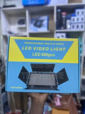 Pro Led 680 Video Light With Adapter Batteries Stand