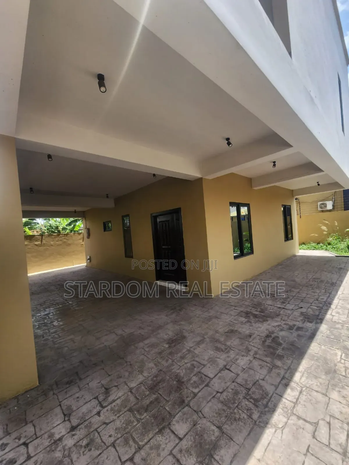 3bdrm Duplex in Ogbojo, East Legon for rent