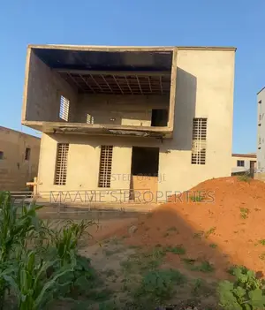 3bdrm Duplex in Oyarifa for sale