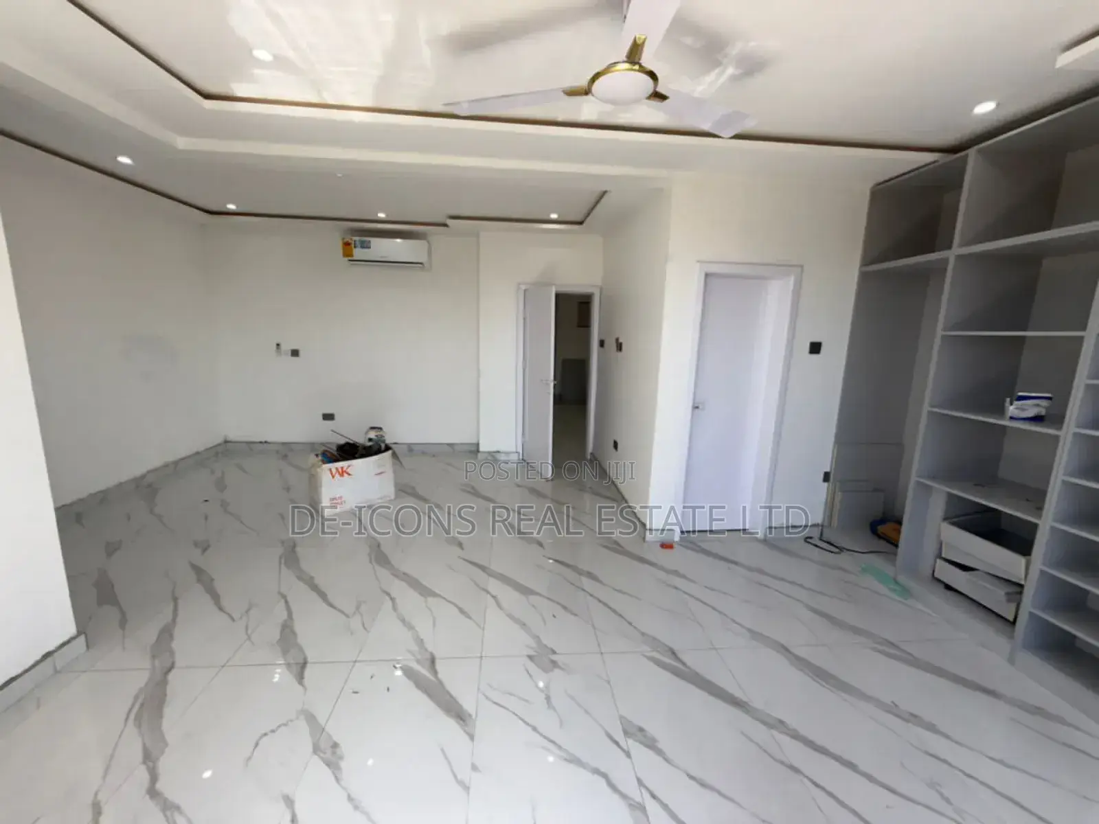 5bdrm Duplex in De-Icons Real Estate, Accra Metropolitan for sale