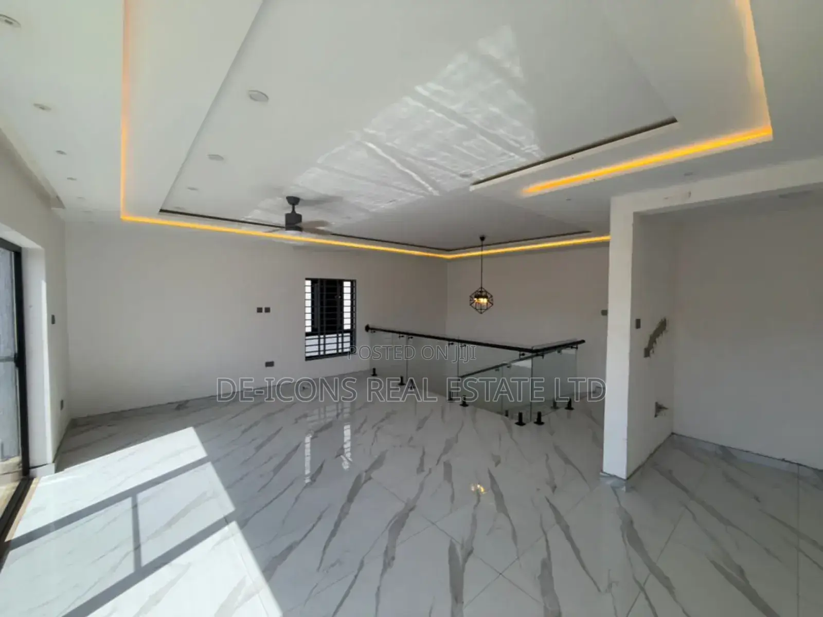 5bdrm Duplex in De-Icons Real Estate, Accra Metropolitan for sale