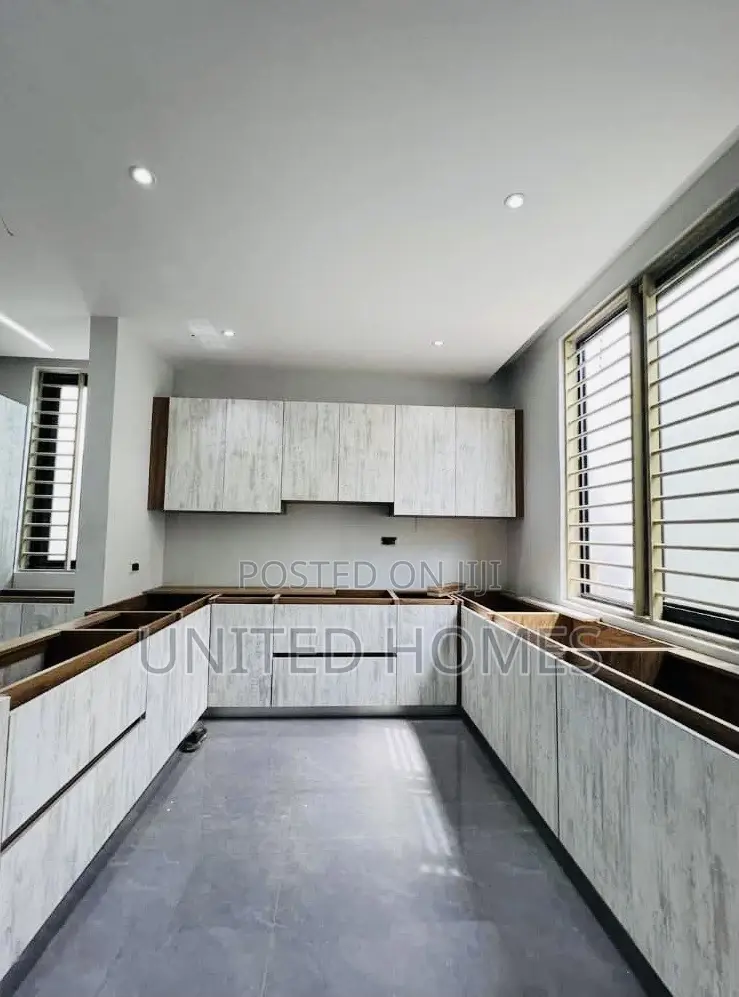 4bdrm House in Airport Residential Area for sale