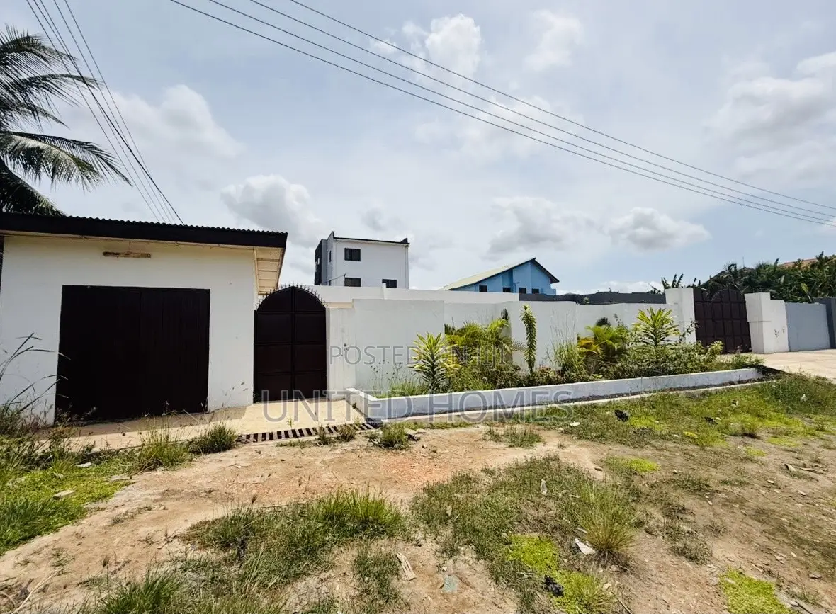 4bdrm House in Gbawe for sale
