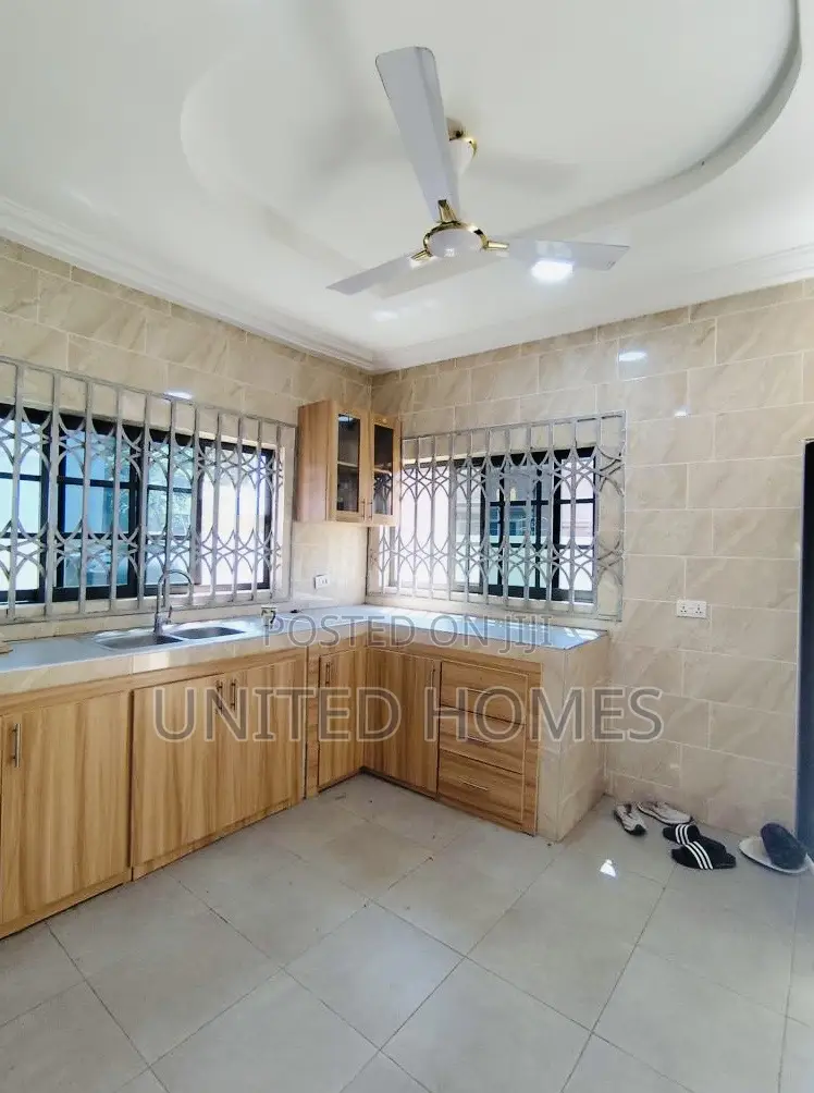 4bdrm House in East Legon for rent