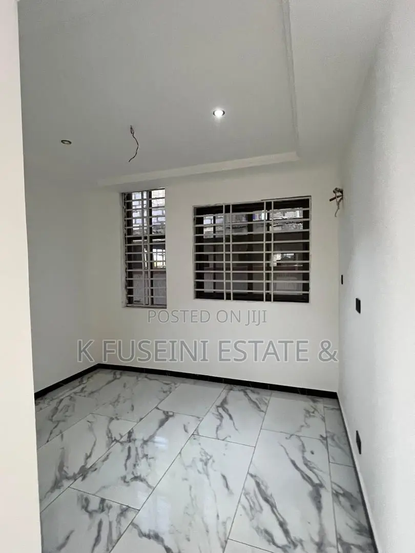 5bdrm House in K Fuseini Estate, Kumasi Metropolitan for sale