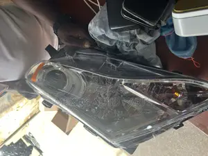 Toyota Venza Headlight Light Original