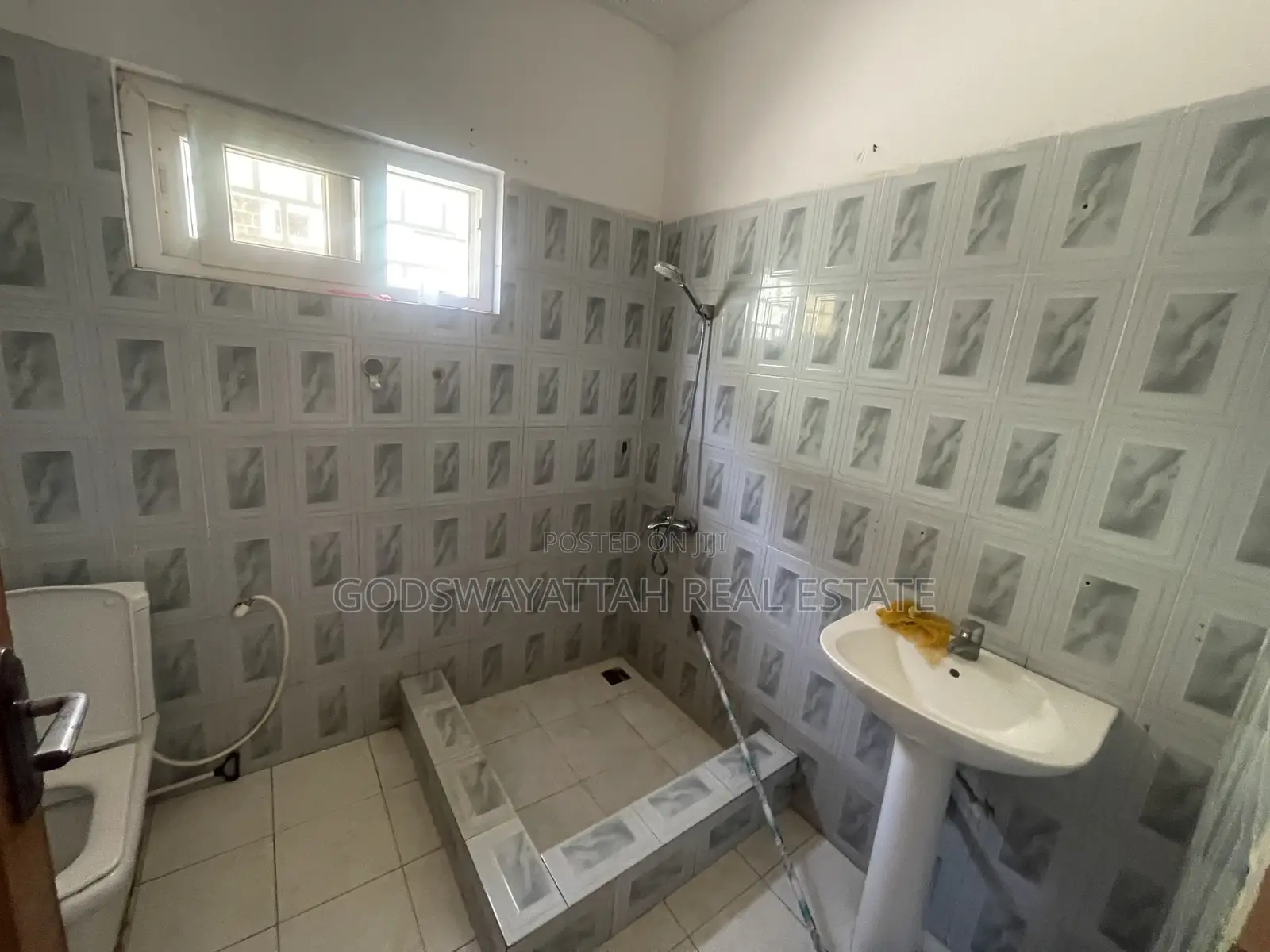 3bdrm House in East Legon, Adjiriganor for rent